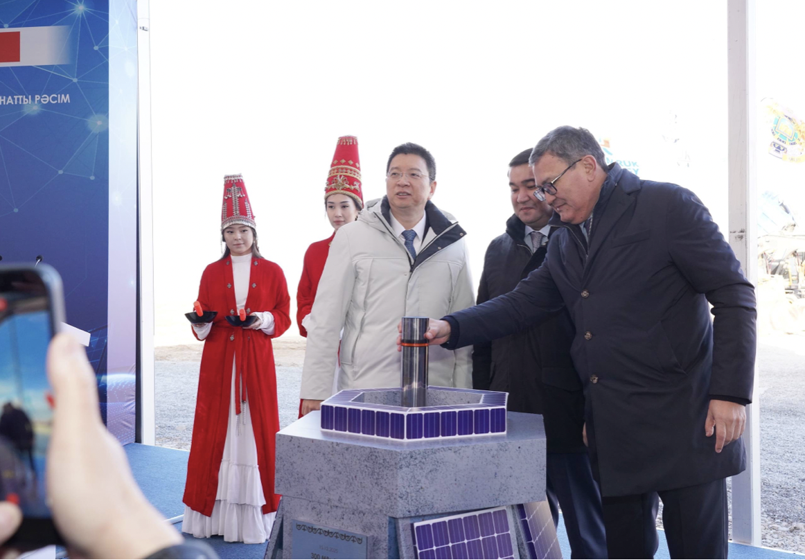 Самрук-Энерго и Energy China приступили к строительству крупнейшей СЭС в Казахстане