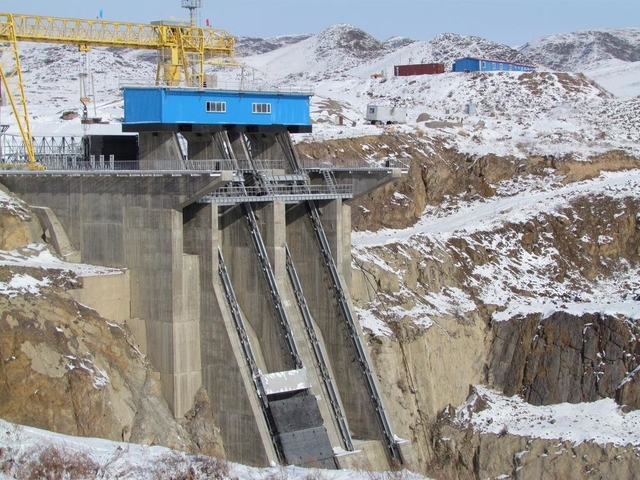 Строительство Мойнакской ГЭС мощностью 300 МВт на реке Чарын